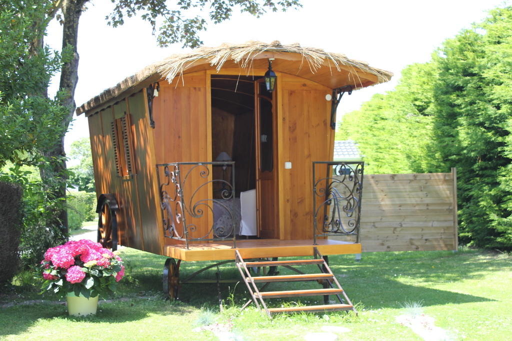 Camping Les Couesnons Hotell Roz-sur-Couesnon Rum bild