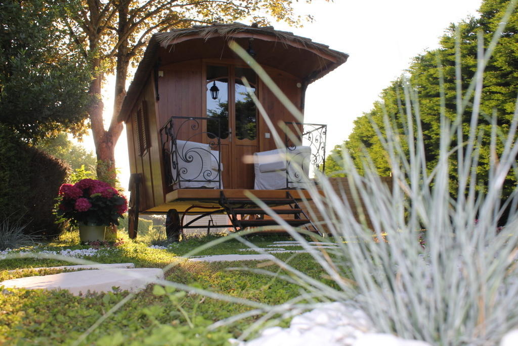 Camping Les Couesnons Hotell Roz-sur-Couesnon Rum bild