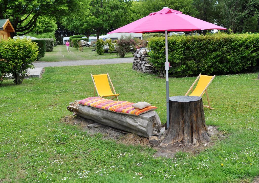 Camping Les Couesnons Hotell Roz-sur-Couesnon Exteriör bild