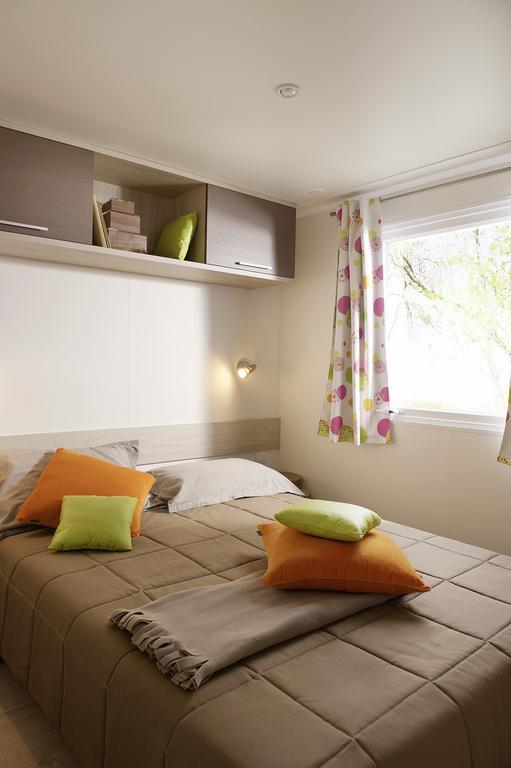 Camping Les Couesnons Hotell Roz-sur-Couesnon Rum bild