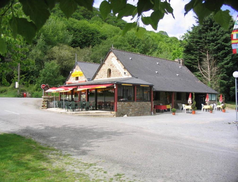 Camping Les Couesnons Hotell Roz-sur-Couesnon Exteriör bild